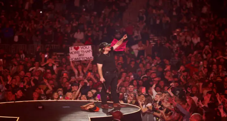 Morgan Wallen concert perfoormmance
